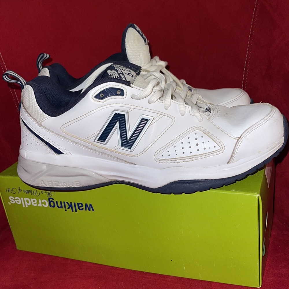 NEW BALANCE SNEAKERS